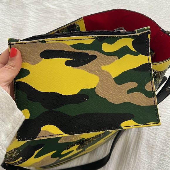 Camo Bag - Picture 3 of 5